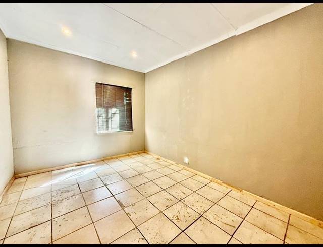 5 BEDROOM HOUSE FOR SALE IN VANDERBIJLPARK CW 6